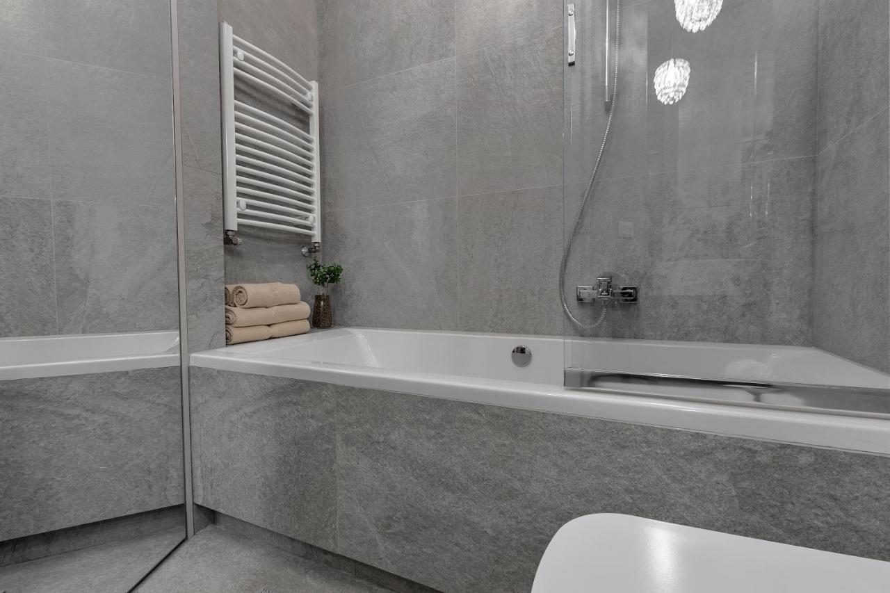 Harbor Apartments - Mikolowska คาโตวีตเซ ภายนอก รูปภาพ